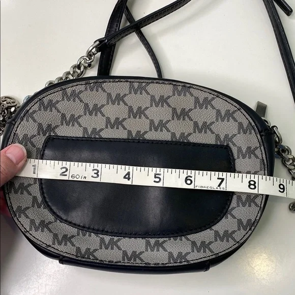 Michael Kors Ginny Medium Messenger Crossbody MK Signature Bag 30H6TGNM2V Black‎